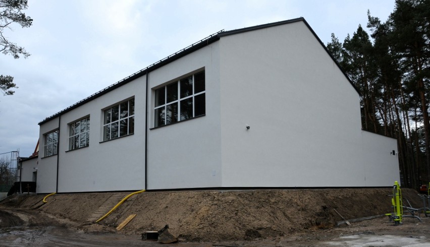 Już wkrótce koniec pracy przy budowie nowoczesnej sali gimnastycznej przy Szkole Podstawowej nr 1 w Stąporkowie