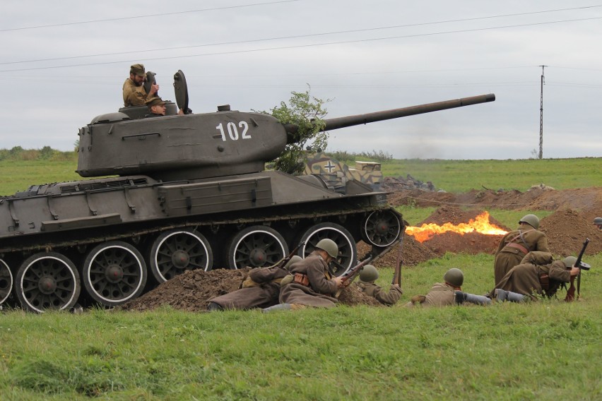 Rekonstrukcja bitwy pod Lenino odbyła się w Duńkowiczkach...