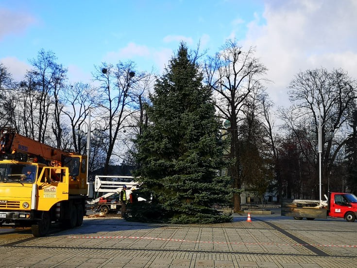 Na placu Biegańskiego stanęła Choinka