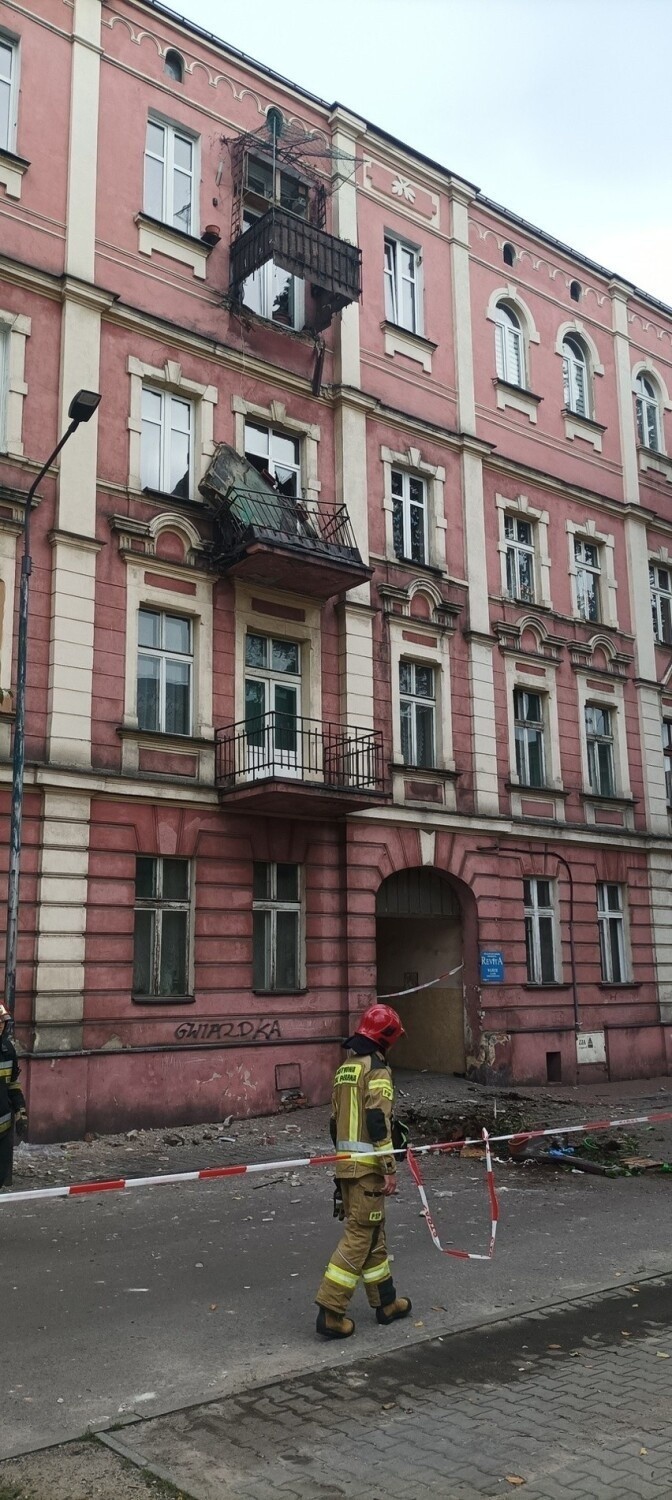 4 września z kamienicy w Sosnowcu oderwał się balkon....