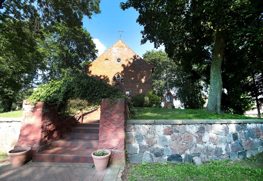 Wiejkowo koło Wolina. Wzgórze kościelne z kopcem wikinga