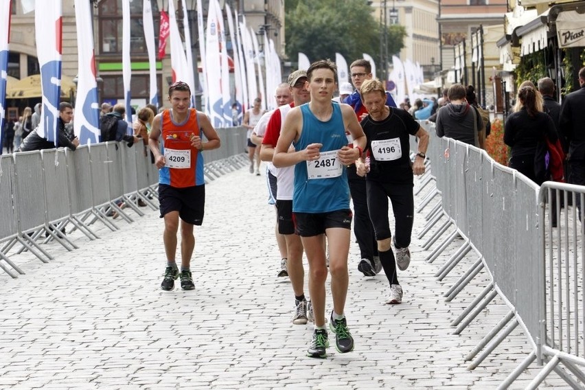 Maraton Wrocław - ZDJĘCIA - zawodnicy z numerami 4201 - 4500
