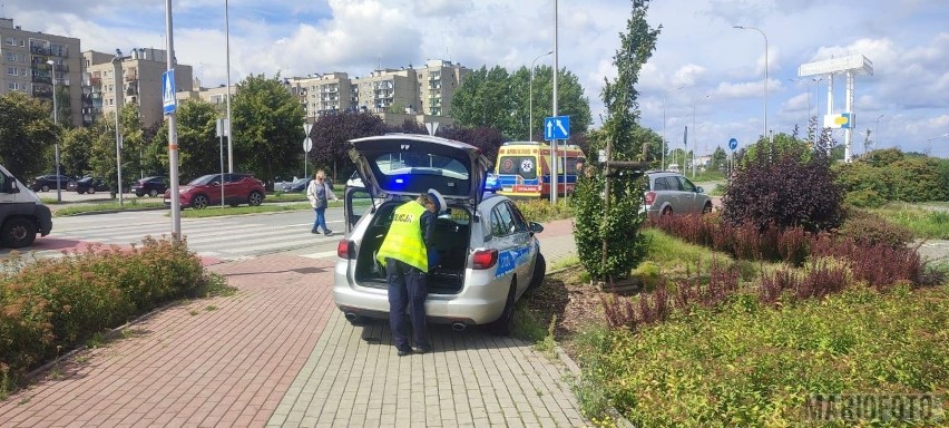 Wypadek w Opolu. Samochód zderzył się z kobietą jadącą...