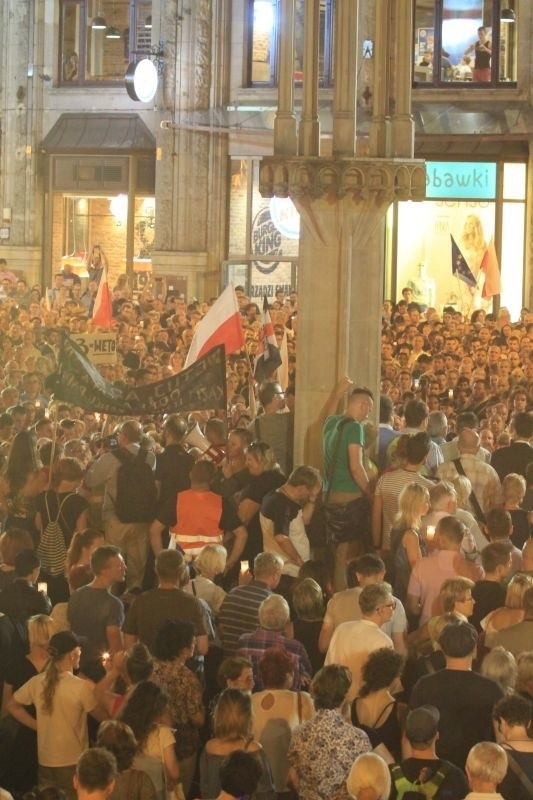 10 tysięcy osób protestowało we Wrocławiu w obronie sądów