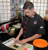 Szybki i prosty sposób na Futomak Salmon Philadelphia prezentuje radomska restauracja Sushi Room