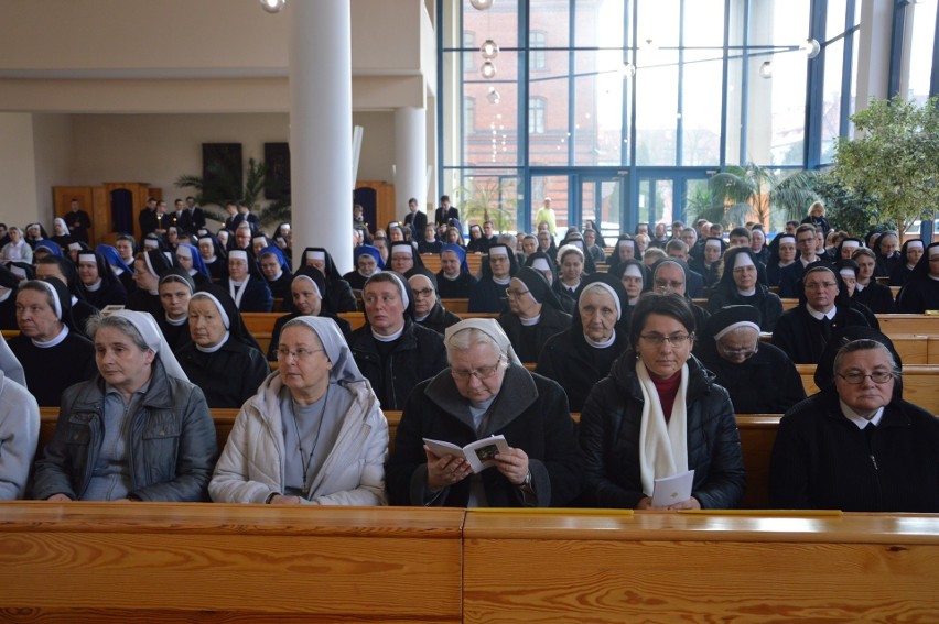 Dzisiaj Dzień Życia Konsekrowanego. Ile jest osób konsekrowanych w diecezji opolskiej?