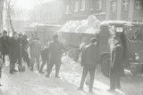 Zielona Góra pod śniegiem, paraliż w Lubuskiem. Ludzie wywozili śnieg ciężarówkami! Pamiętacie, co się działo? Mamy zdjęcia z 1965 roku