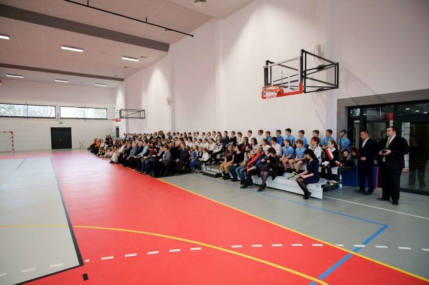 Owińska: Uczniowie mogą korzystać z nowej sali sportowej