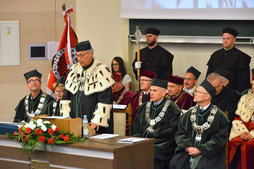 Politechnika Świętokrzyska zainaugurowała nowy rok akademicki (WIDEO, zdjęcia)