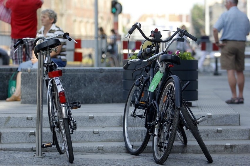 Kolejna akcja Skradzionych Bicykli. Tym razem o przypinaniu rowerów (FOTO)