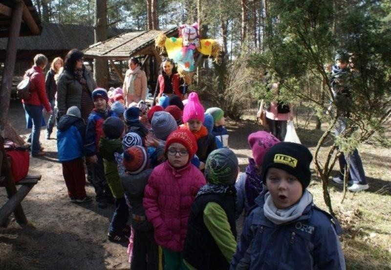 Wiosenna wycieczka przedszkolaków z Chatki Puchatka