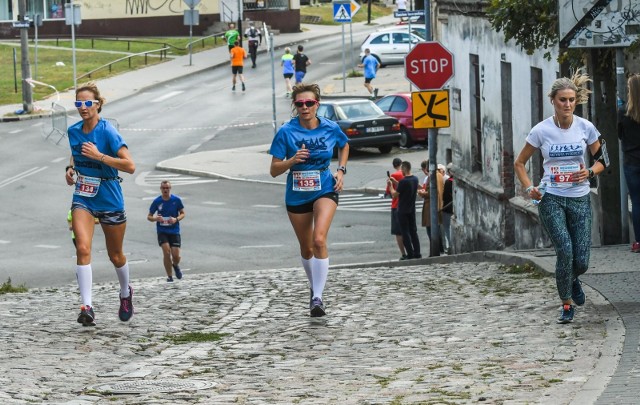 W niedzielę na Szwederowie odbył się Bieg Męczeństwa i Pamięci Narodowej. Uczestnicy mieli do przebiegnięcia 10 kilometrów. Zapraszamy do obejrzenia zdjęć.Zobacz również: TOP SPORTOWY