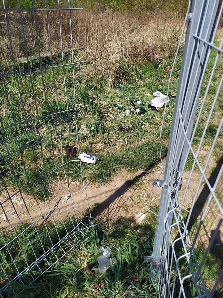 Wandale zniszczyli plac zabaw. Poszukiwani są świadkowie 