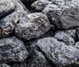 42-latek z pasierbem kradli węgiel w gminie Tworóg. Z piwnicy wynieśli 1,5 tony. Ponieważ nie był to pierwszy raz, grozi im sroga kara