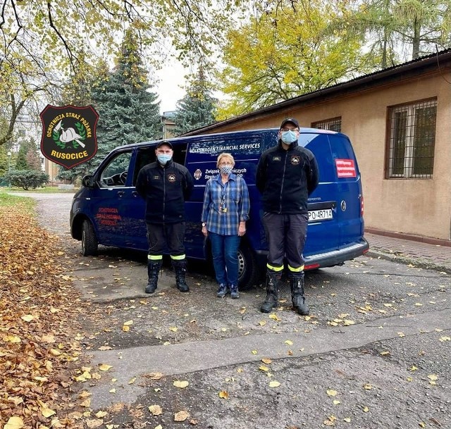 Grupa Małopolska Strażacy-Medykom działająca m.in. w powiecie krakowskim odpowiada na apele szpitali, pogotowia, plac&oacute;wek opiekuńczych. Działa od wiosny i organizuje wsparcie w zależności od potrzeb