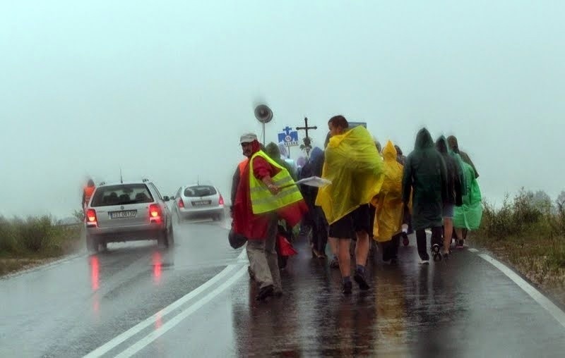 Z Lublina na Jasną Górę. Pielgrzymi weszli na Święty Krzyż (ZDJĘCIA)