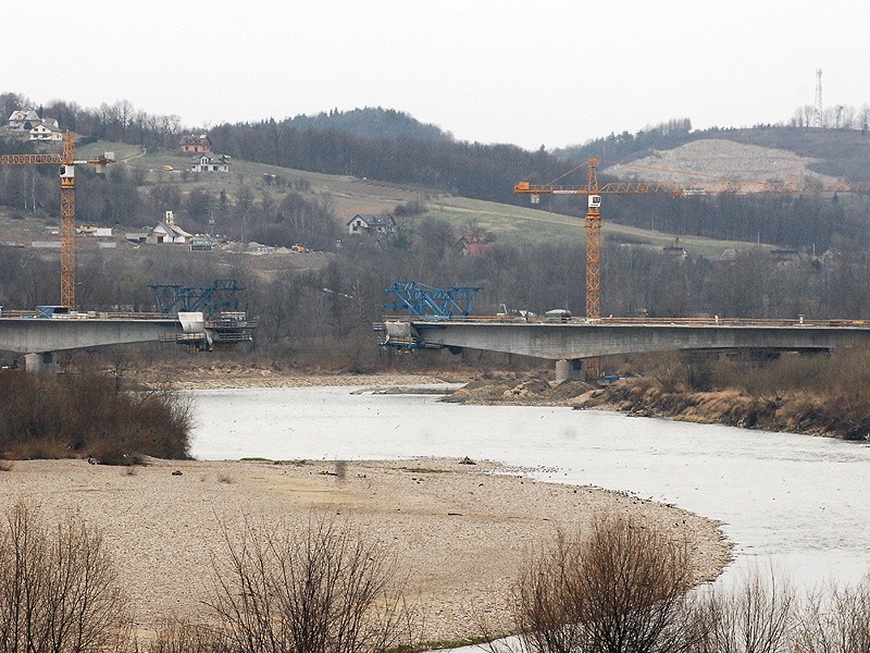 Nowy Sącz. Na ul. Tarnowskiej powstaje nowy most [ZDJĘCIA]