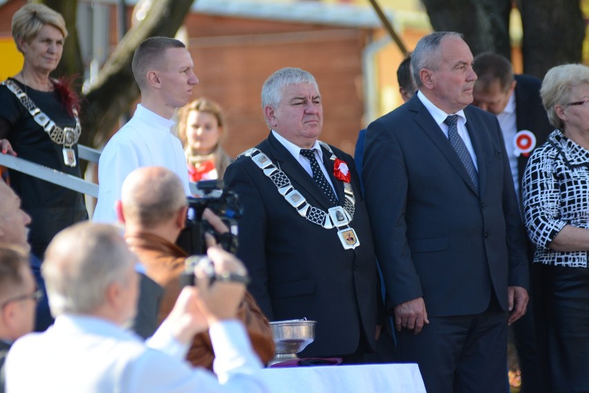 Odsłonięcie pomnika w Ożarowie