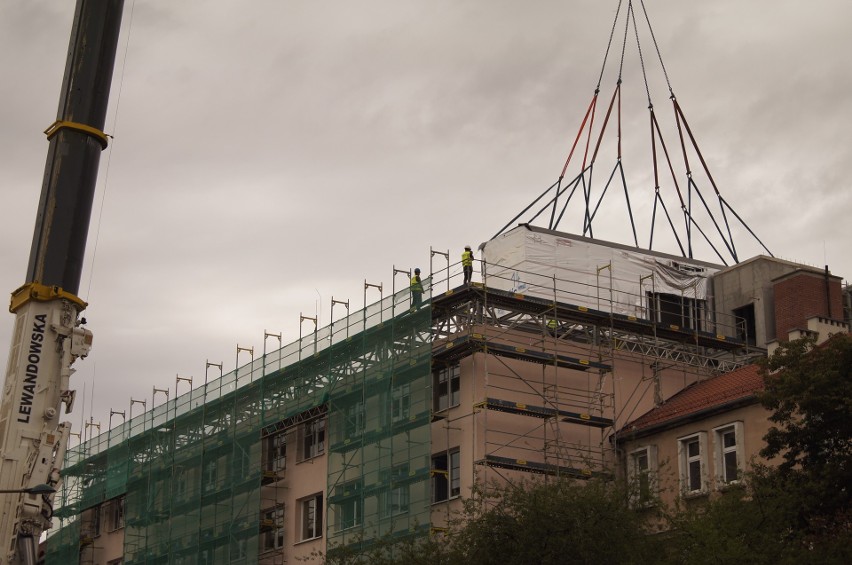 Dźwig na ul. Korfantego w Opolu rozpoczął pracę w godzinach...