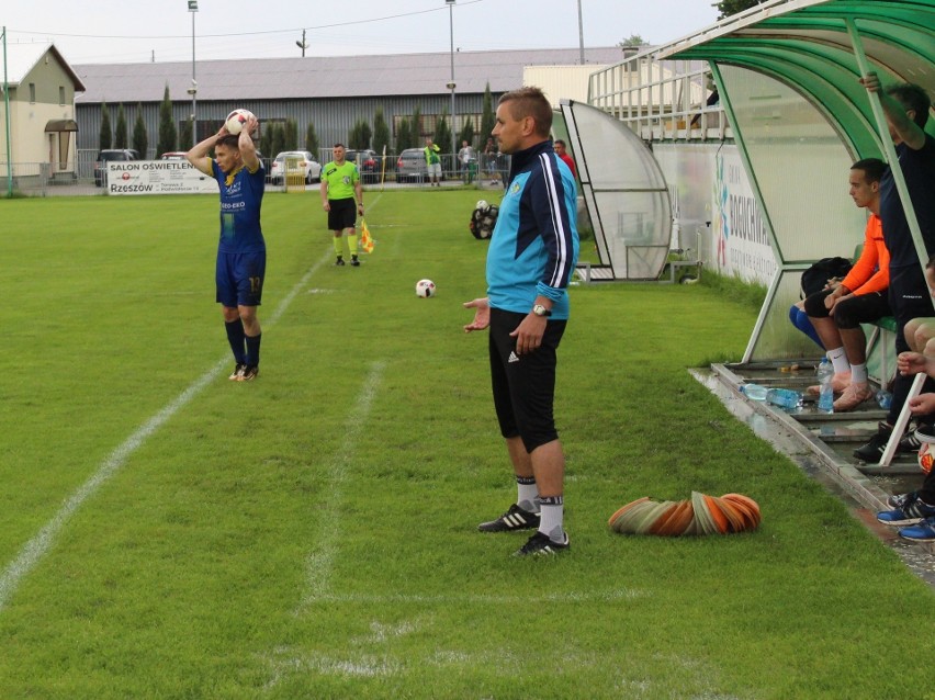 Mateusz Ostrowski, trener Ekoballu Stal Sanok po sparingu ze...