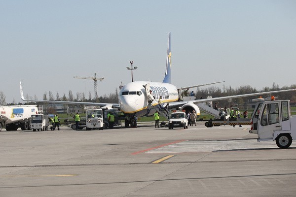 Nowy terminal ma być przygotowany do obsługi 1,5- 2 mln pasażerów rocznie. Dla porównania w 2010 r. przewinęło się przez łódzkie lotnisko prawie 394 tys. osób.