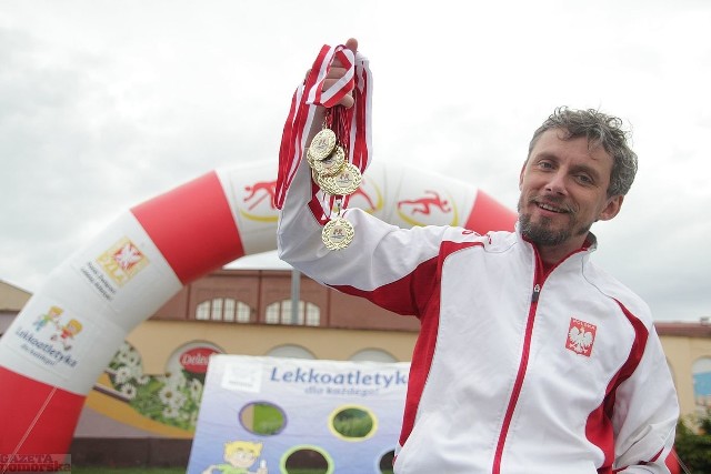 Ośrodek Sportu i Rekreacji zorganizował piknik sportowy na przystani przy ul. Piwnej. Byli koszykarze Anwilu Włocławek, siatkarki WTS KDBS, karatecy, lekkoatleci. Medale młodym sportowcom wręczał Paweł Czapiewski, biegacz i mistrz Europy.