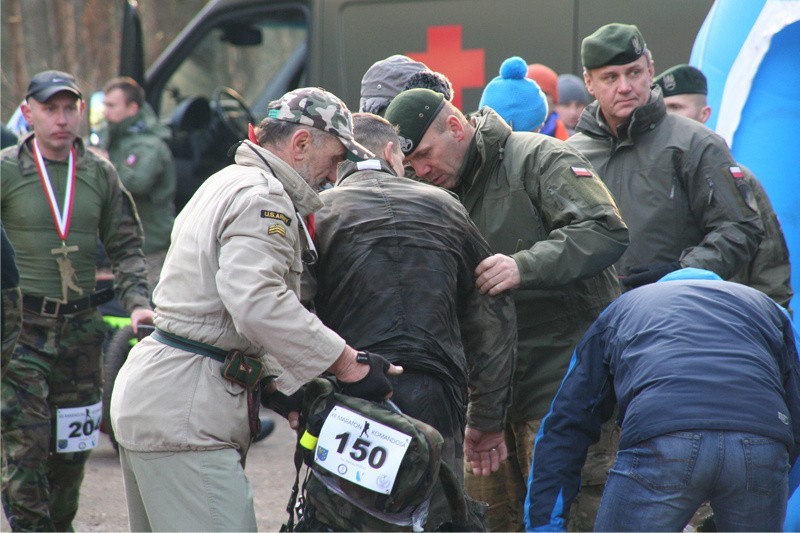 Maraton Komandosa 2015 WYNIKI Trzeci raz z rzędu wygrał por. Piotr Szpigiel [ZDJĘCIA]