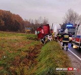 Wypadek we wsi Rydy-Rysie na drodze wojewódzkiej nr 768, dwie osoby ranne, droga zablokowana