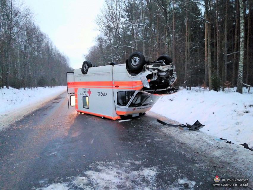 Wypadek "ambulansu" w Klinie. Za kierownicą obywatel Kirgistanu [ZDJĘCIA]