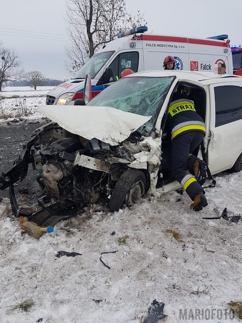 Wypadek w Brzegu. Dwie osoby poszkodowane.