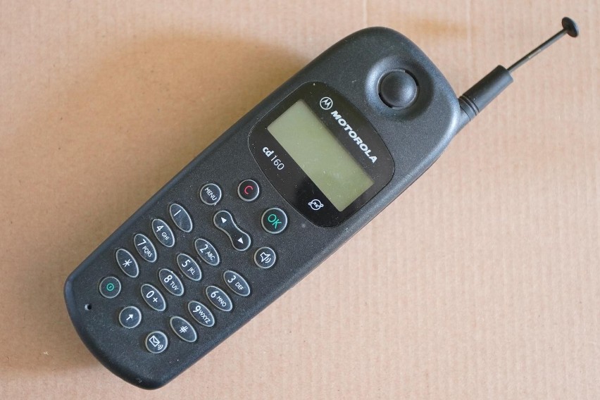Jeden z pierwszych powszechnie obecnych telefonów na polskim...