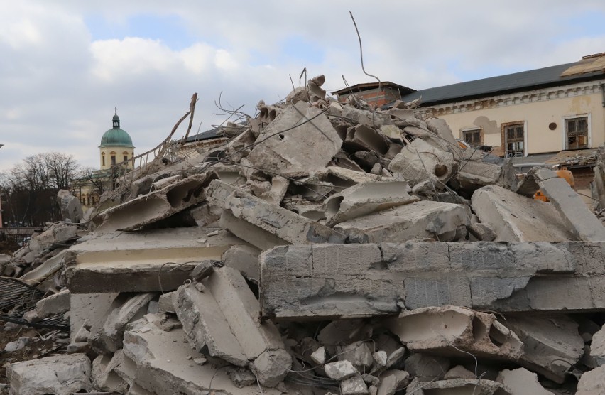 W Radomiu trwa rozbiórka budynku po szkole muzycznej przy ulicy Kilińskiego