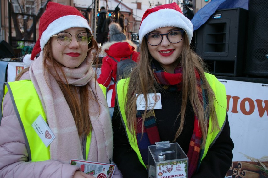 Świąteczny jarmark w Bieczu wokół idei pomocy żłobkowi [ZDJĘCIA]