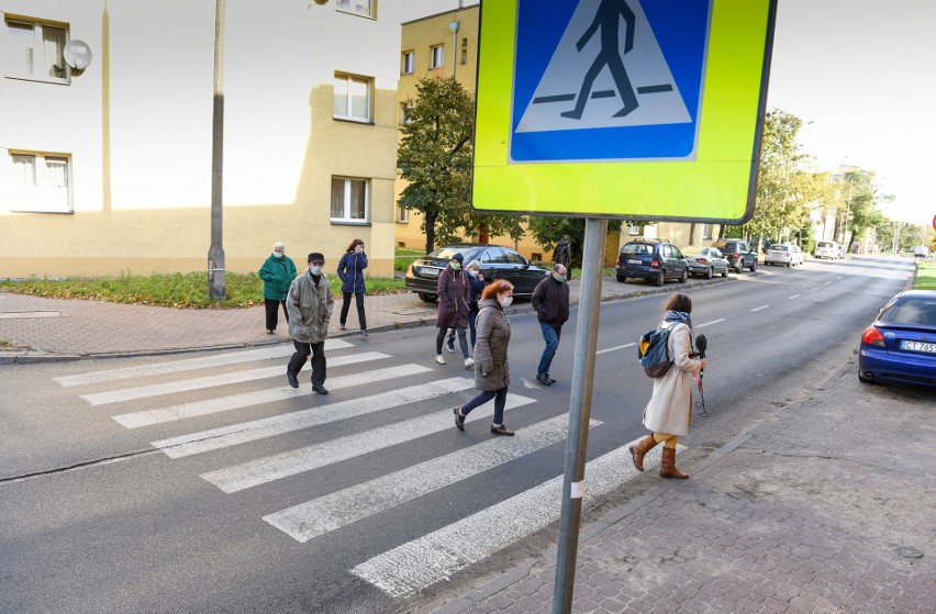 Przejście przez Podgórną przy skrzyżowaniu ze Staszica...