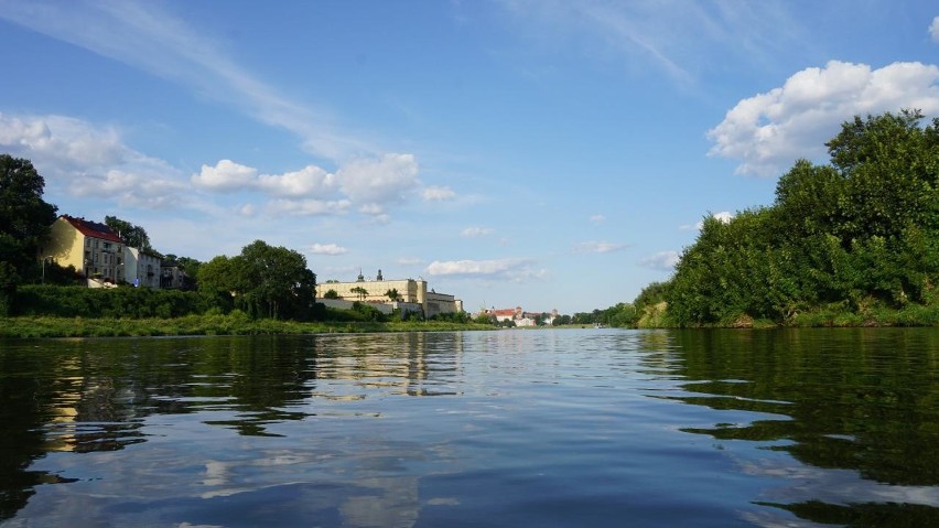 Kajakiem po Krakowie, czyli co widać z Wisły [ZDJĘCIA]