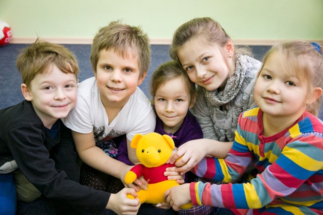 Kubusia Puchatka powinien znać każdy. Pokazuje on, że nie ma sytuacji bez wyjścia. I że liczy się przyjaźń.