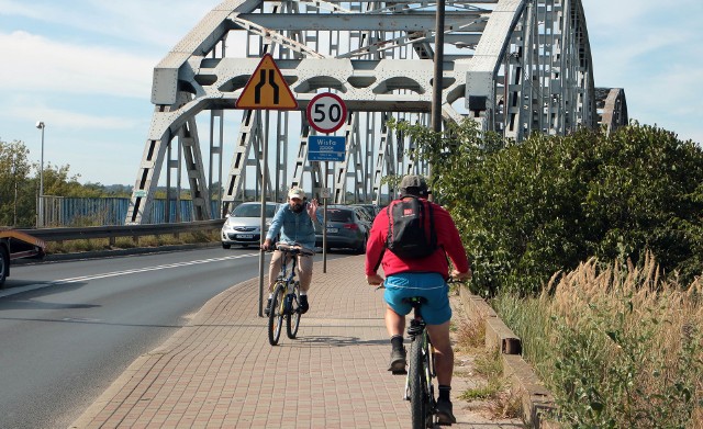 Most nad Wisłą w Grudziądzu jest najdłuższą taką przeprawą w Polsce, ma 11 stumetrowych przęseł