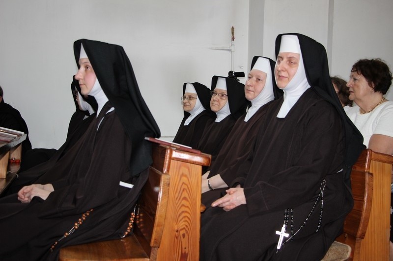 Siostry bernardynki z klasztoru w Warcie odnowiły śluby [ZDJĘCIA]