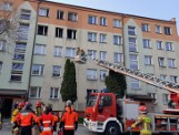 Tragiczny pożar w Bielsku-Białej. Nie żyje jedna osoba. Jedna została ranna. Z budynku ewakuowano 16 lokatorów
