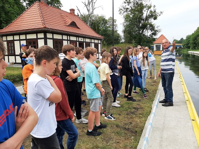 W poprzedniej drugiej edycji programu "Aktywni Błękitni" wzięło udział 17 szkół z regionu, 11 z nich otrzymało certyfikat "Szkoły Przyjaznej Wodzie".