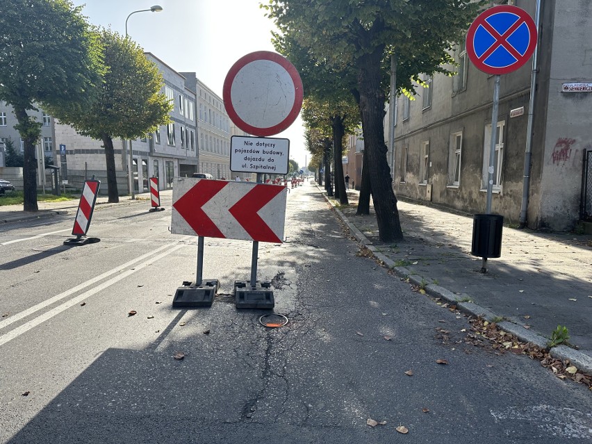 Ulica Sikorskiego w Grudziądzu miała być remontowana od 2. października... Skrzyżowanie zamknięte, a drogowców nie widać  [zdjęcia]