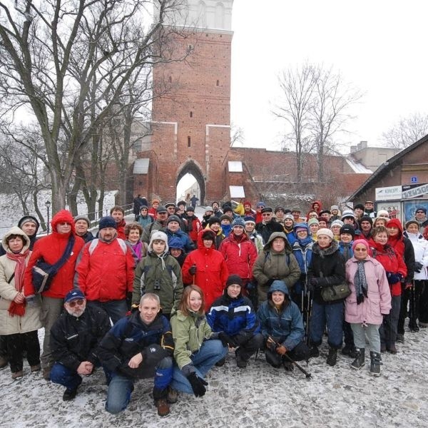 Po raz pierwszy w siedmioletniej historii Noworocznych Złazów w wędrówce wzięło udział ponad 70 piechurów. - Padł rekord. Zazwyczaj dochodziło do pół setki - mówi Marek Juszczyk.