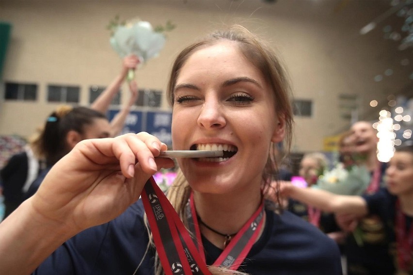 Martyna Grajber sprawdza, jak smakuje złoty medal.