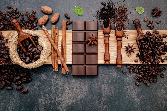 Prosta receptura i pyszny efekt to samodzielnie zrobiona domowa czekolada. Zobacz prosty i szybki przepis. >>>ZOBACZ PRZEPIS NA KOLEJNYCH SLAJDACH