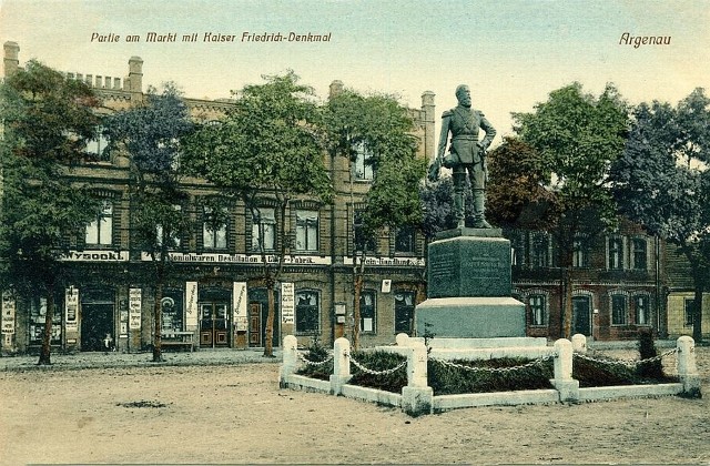 Pomnik ten stał w Gniewkowie przed I wojną światową. Zdjęcie z 1911 roku