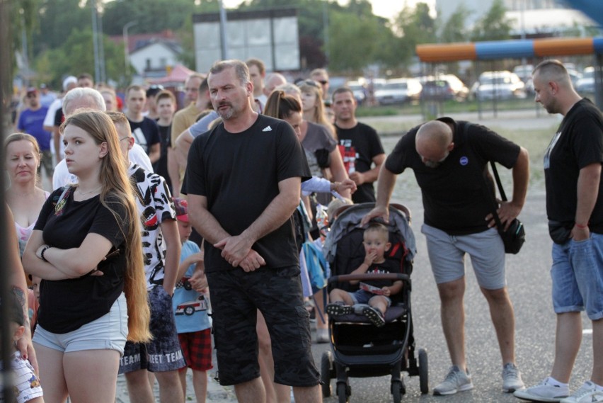 Pokazy kaskaderskie i monster trucki w Tarnobrzegu. Byliście? Poszukajcie siebie i zobaczcie zdjęcia z pokazów 