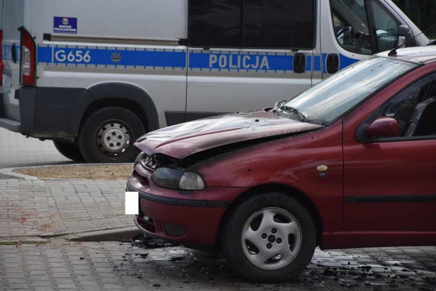 Tarnów. Pożar samochodu na ulicy Słowackiego [ZDJĘCIA]