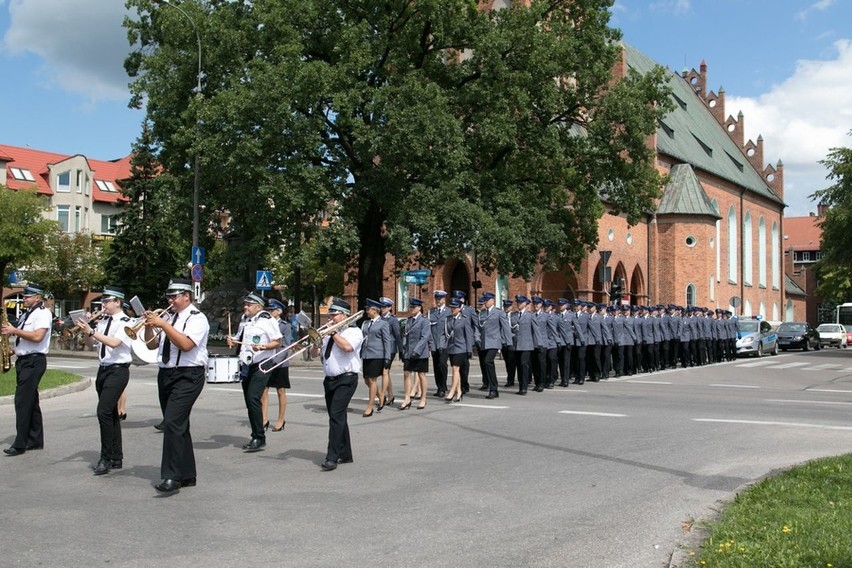 Święto Policji w Ełku. Prezydent podarował wszystkim policjantkom kwiaty (zdjęcia)