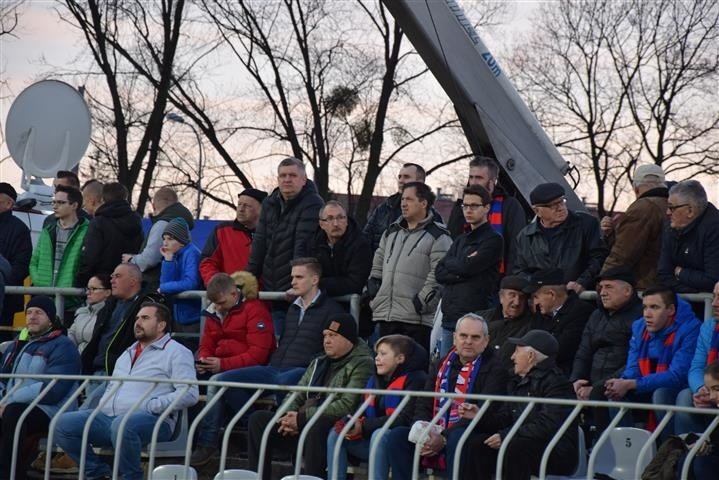 Tłumy kibiców na meczu Raków - Termalika. Byliście?...