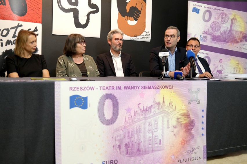 Premiera kolekcjonerskiego banknotu Euro z wizerunkiem Wandy Siemaszkowej w obecności jej potomków [ZDJĘCIA]